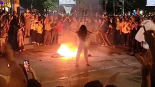 Protests In Iran Spread, Putting Government In Quandary