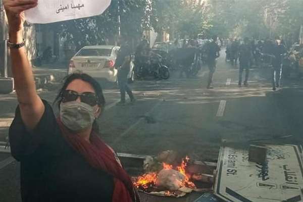 Assault On Schoogirls Sparks Neighborhood Protest In Tehran