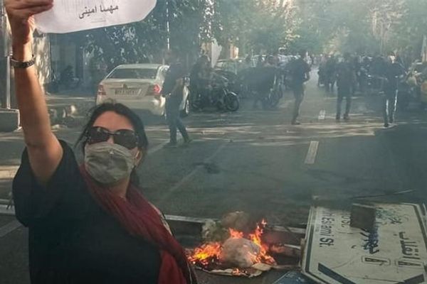 Assault On Schoogirls Sparks Neighborhood Protest In Tehran