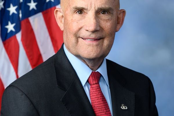 عضو بالكونغرس الأميركي: إيران في وضع هش.. وأخشى أن تتجه بسرعة نحو تصنيع سلاح نووي