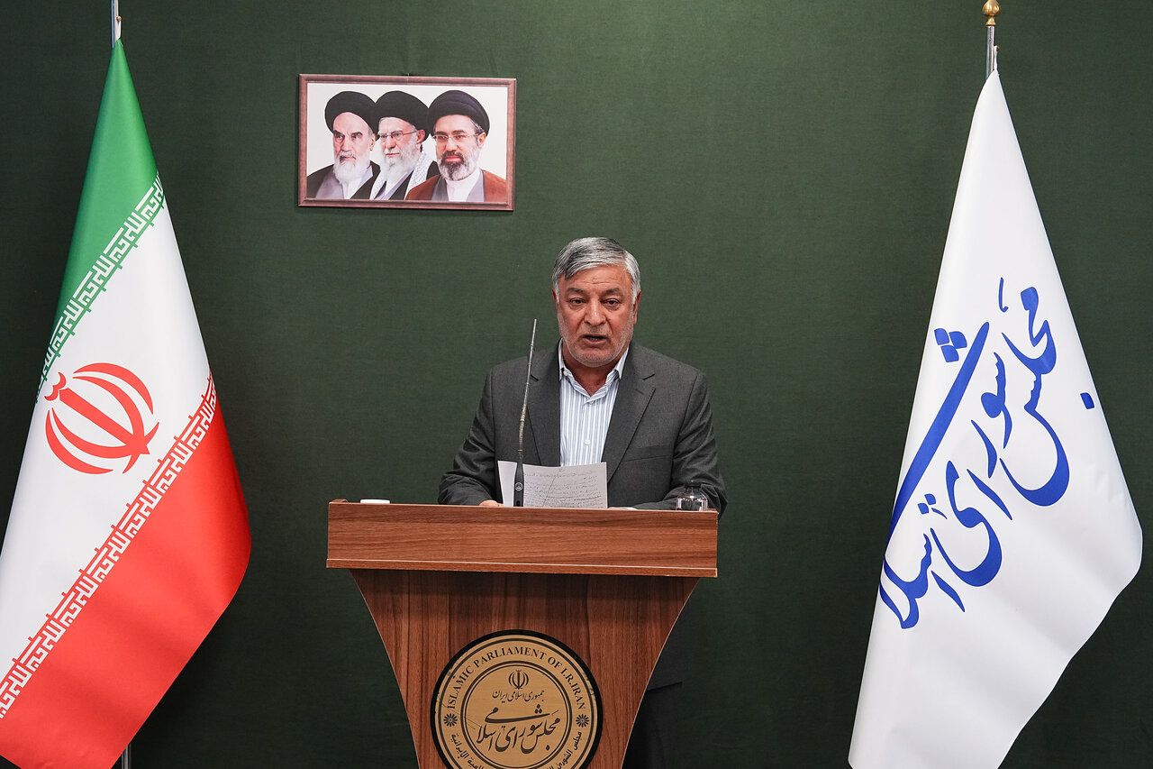 برلماني إيراني: ألم يحن الوقت للانسحاب من معاهدة حظر الانتشار النووي؟