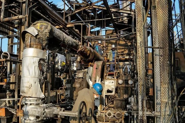 مسؤول بشركة الغاز الإيرانية: إعادة تشغيل المصافي المتضررة من الحرب تستغرق عامين على الأقل