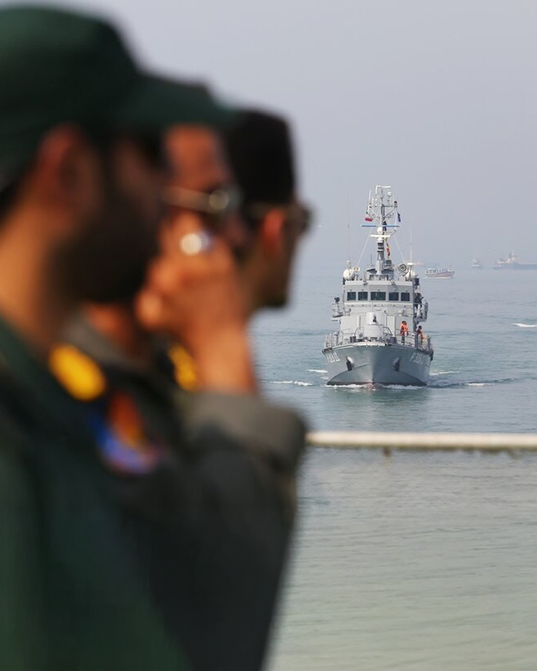 الحرس الثوري الإيراني: ناقلتا نفط انفجرتا بعد اصطدامهما بألغام في مضيق هرمز