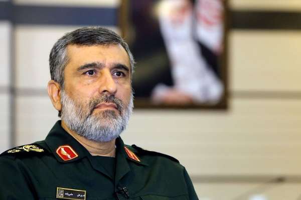 قائد بالحرس الثوري الإيراني يهدد بـ"إشعال الشرق الأوسط" إذا تم قصف منشآت بلاده النووية