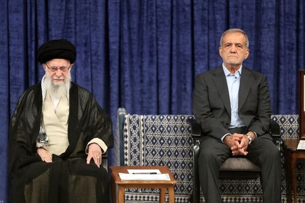 مصادر صحافية: إيران تبحث عن وسيط للتفاوض المباشر مع الولايات المتحدة