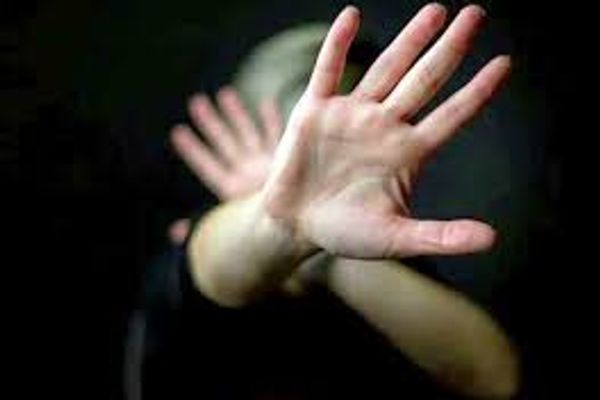 مقتل امرأتين غربي إيران.. ومراقبون: بسبب الإصرار على قوانين مناهضة للنساء