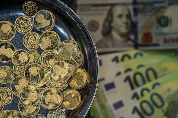 أسعار العملات والذهب تواصل الارتفاع في إيران والدولار يصل إلى 137 ألف تومان