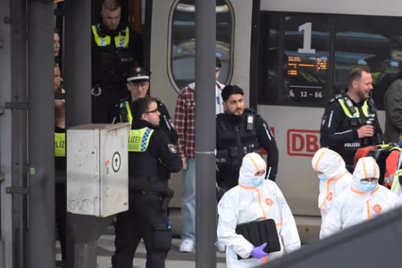 حمله یک زن با چاقو در ایستگاه قطار هامبورگ ۱۸ زخمی برجای گذاشت