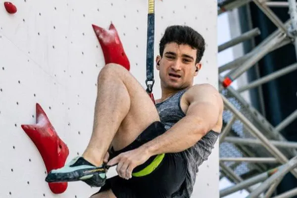 همدردی دوباره رضا علیپور با خانوادههای جاویدنامان: قلب، جان و روح من با شماست