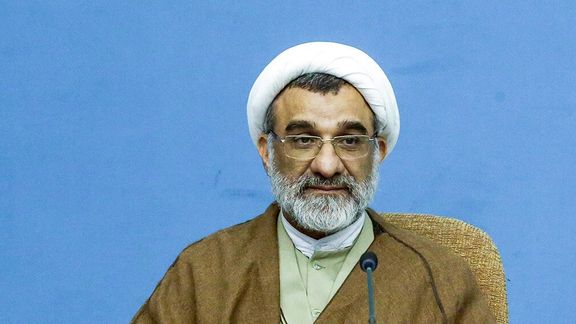 دبیر شورای عالی انقلاب فرهنگی: بورسیه دانشجویان معترض آمریکا در ایران منع قانونی ندارد