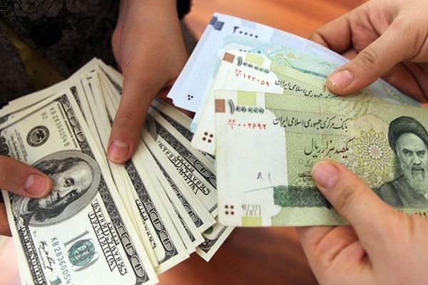 البرلمان الإيراني يعلن استحالة الاستمرار في توفير الدولار الحكومي