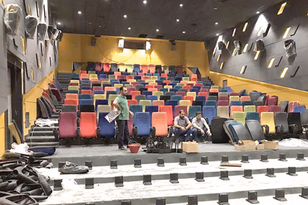 سینمای ایران در پی وخامت اوضاع اقتصادی ۴ میلیون مخاطب خود را از دست داد