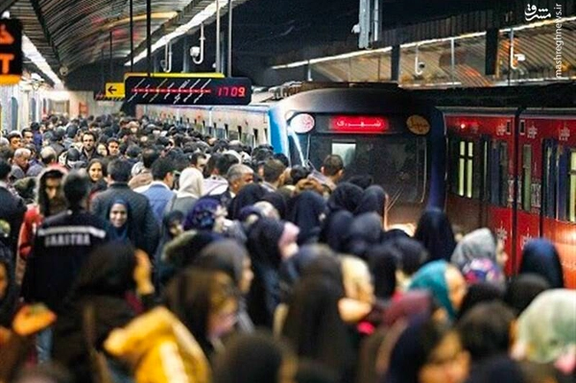 عضو شورای شهر تهران: قطارهای مترو از رده خارج شدهاند و خطرآفرین هستند