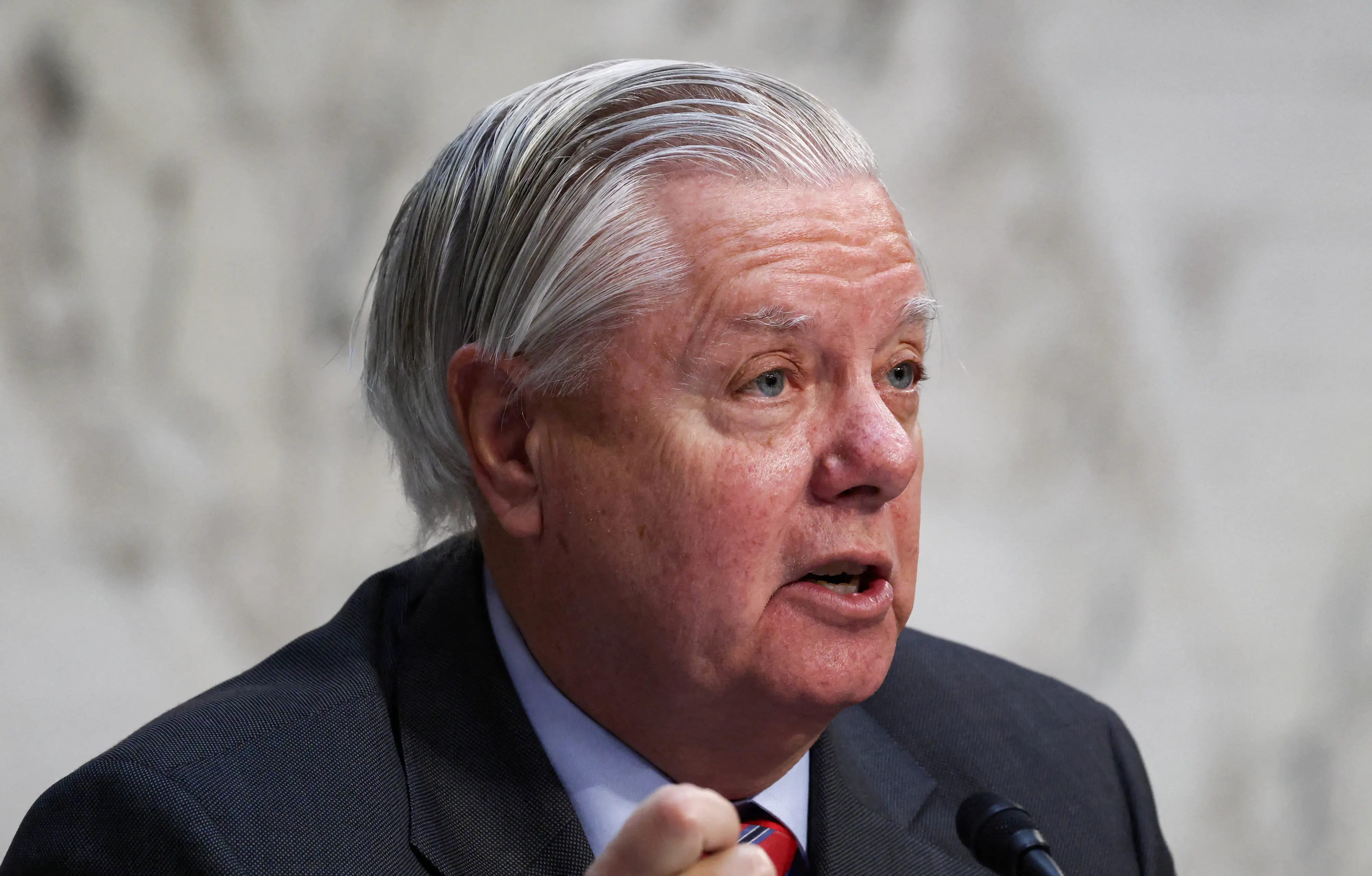 لیندسی گراهام: آمریکا و جهان باید به حمله جمهوری اسلامی در تنگه هرمز پاسخ دهند