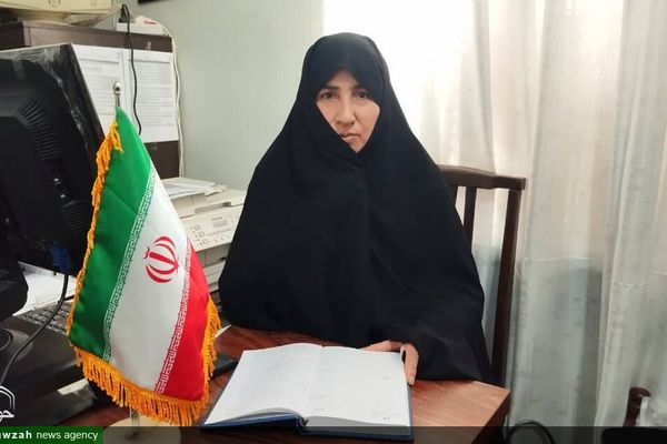 مدیر حوزه علمیه: مادران با وضو به بچه شیر بدهند و صلوات بفرستند