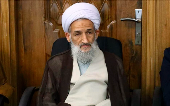 نماینده خامنهای: آمریکا میخواهد سلاح و حکومت را از دستمان بگیرد