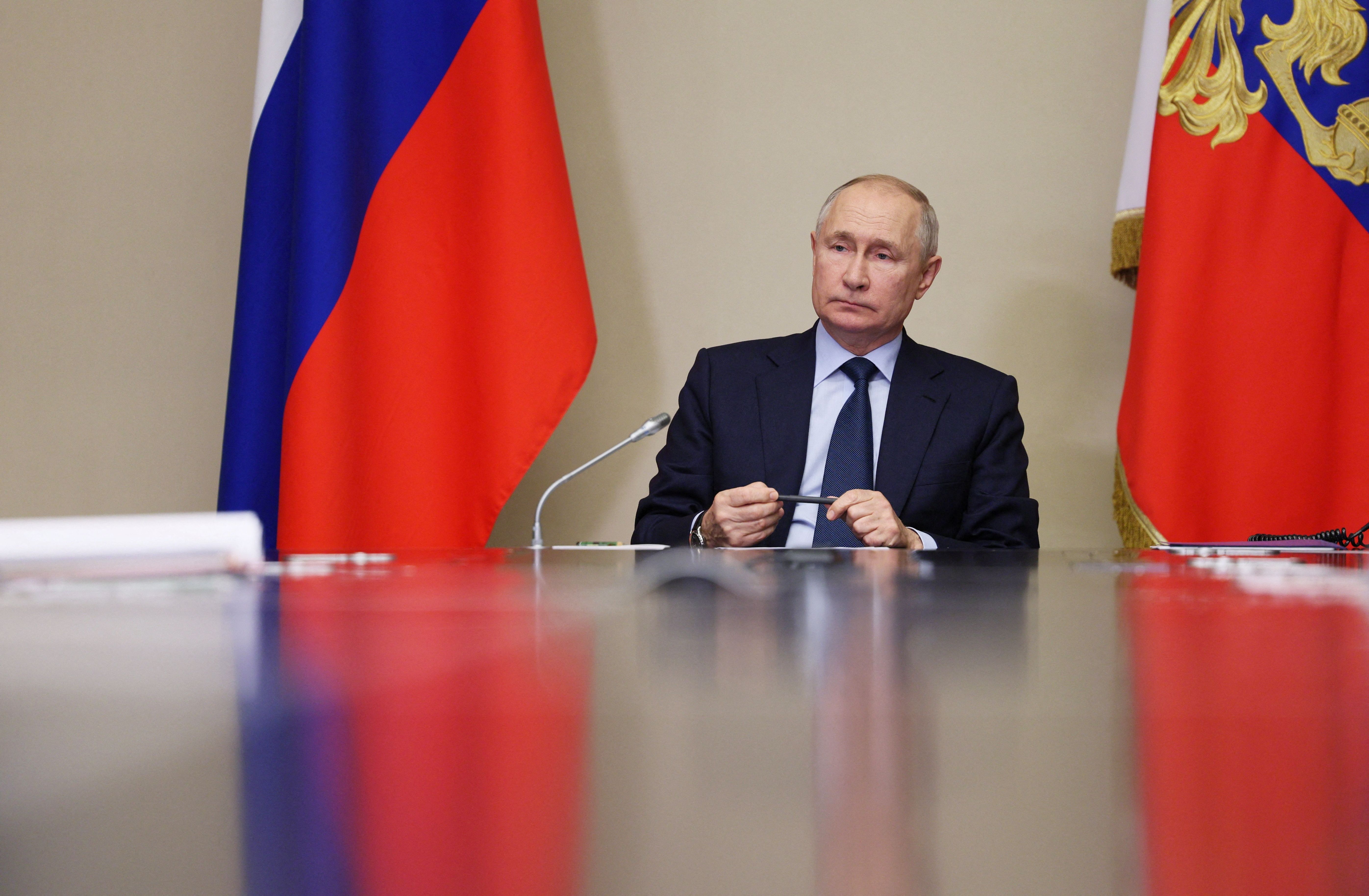 Russia's Putin Speaks To Iran, Others On Mideast Conflict | Iran ...