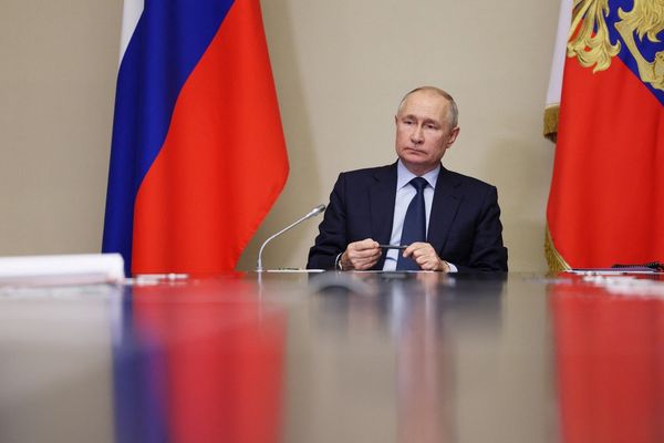Russia's Putin Speaks To Iran, Others On Mideast Conflict