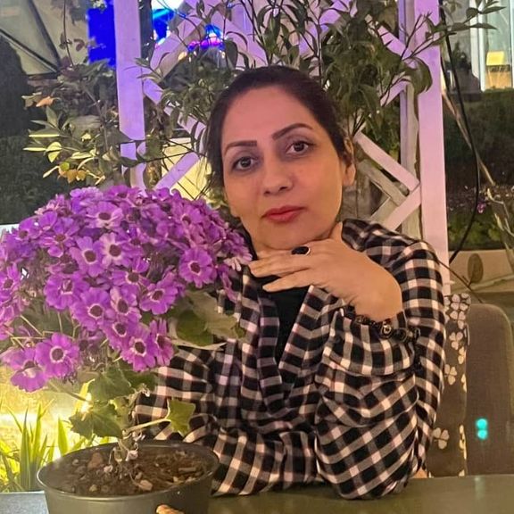 وخامت وضع جسمی نرگس منصوری، زندانی سیاسی خواهان استعفای خامنهای