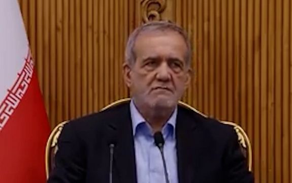 الرئيس الإيراني بعد قدومه من نيويورك : أعلنا عن مخاوفنا بشأن غزة ولبنان في الأمم المتحدة