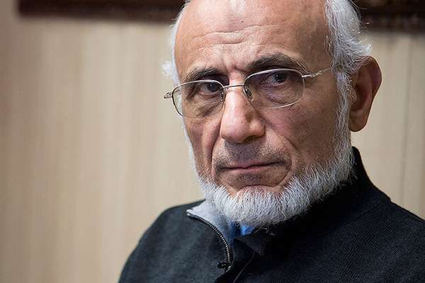 عضو "تشخيص مصلحة النظام" في إيران: ننشط على تويتر لـ"إنقاذ الضالين"