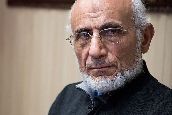 عضو "تشخيص مصلحة النظام" في إيران: ننشط على تويتر لـ"إنقاذ الضالين"