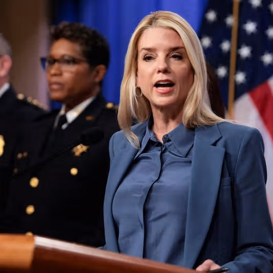 دادستان کل آمریکا: افبیآی طرح بمبگذاری در لسآنجلس را خنثی کرد