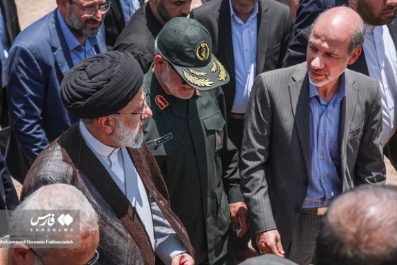 President Ebrahim Raisi (left) and Energy Minister Ali Akbar Mehrabian (right) during the inauguration ceremony of a water project in Kerman province on June 30, 2023