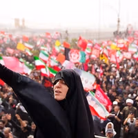زنان در تشییع خامنهای؛ بدن زنانه، ابزار بازسازی اقتدار