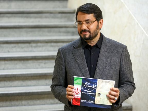 نماینده پیشین مجلس: بذرپاش لحظه آخر سوار بالگرد رئیسی نشد و بعد نامزد انتخابات شد