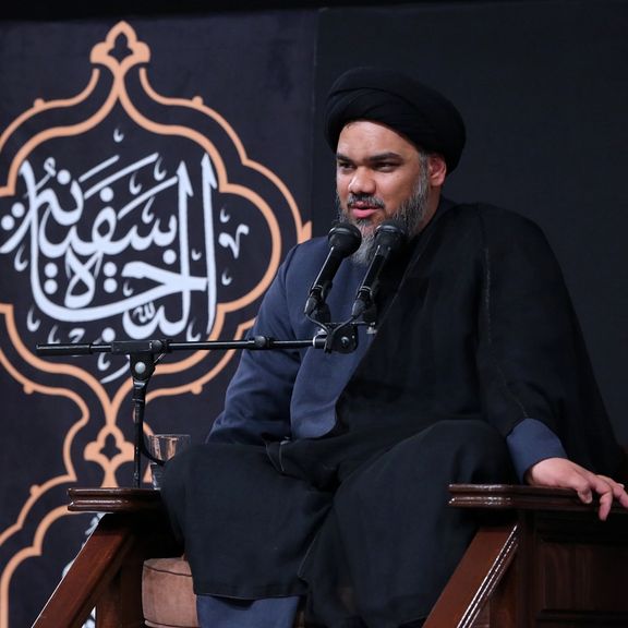 سخنران دفتر خامنهای: رهبر ما در پناهگاه نیست، در کمینگاه است