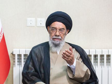 نماینده خامنهای در اصفهان: میزان تولید برق پس از انقلاب یک معجزه است