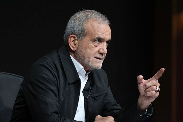 الرئيس الإيراني: نواجه أزمات متلاحقة من الاغتيالات إلى الانهيارات