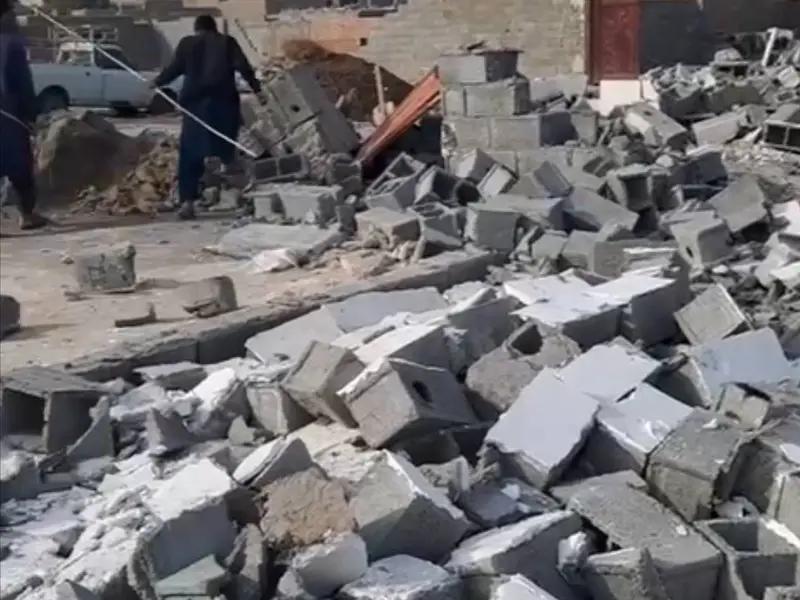 وسط صرخات النساء والأطفال.. قوات عسكرية إيرانية تدمر منازل المواطنين البلوش في "شير آباد"