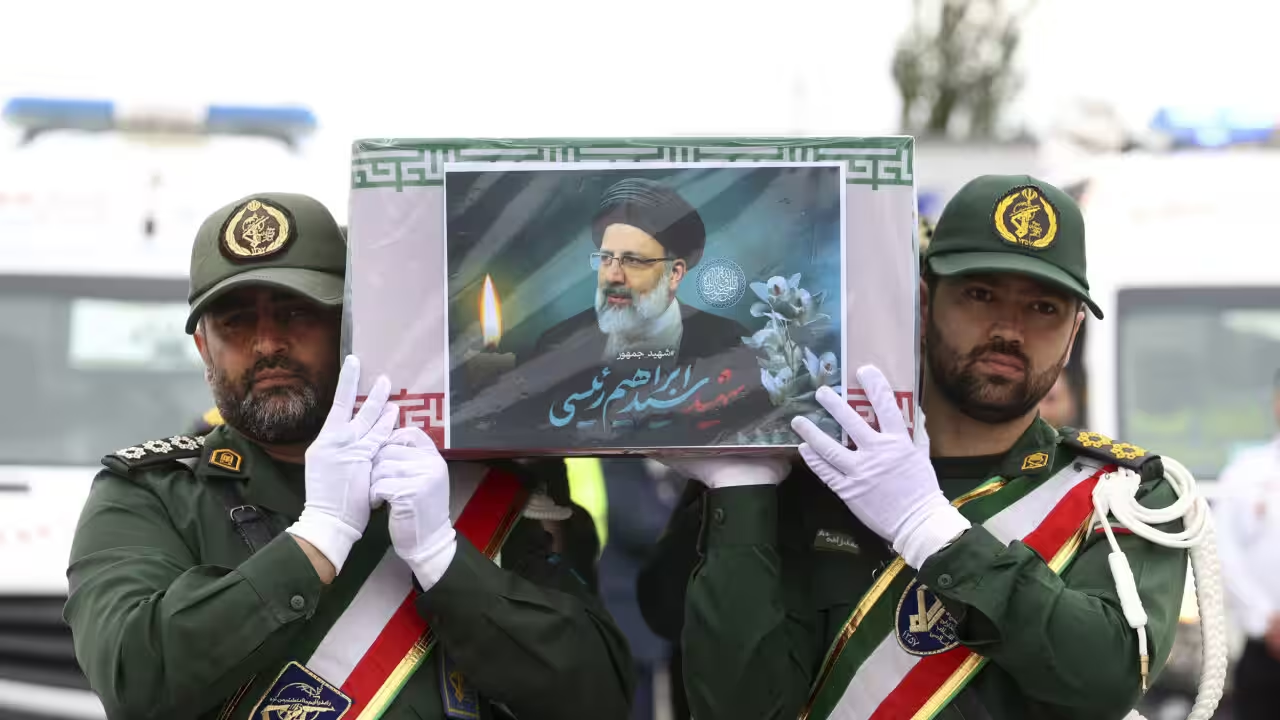 تهدید و بازداشت شهروندان به دلیل اظهار نظر درباره سقوط بالگرد رئیسی