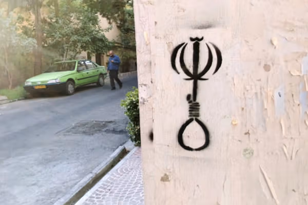 چرا ضعف جمهوری اسلامی به معنای سقوط نیست؟