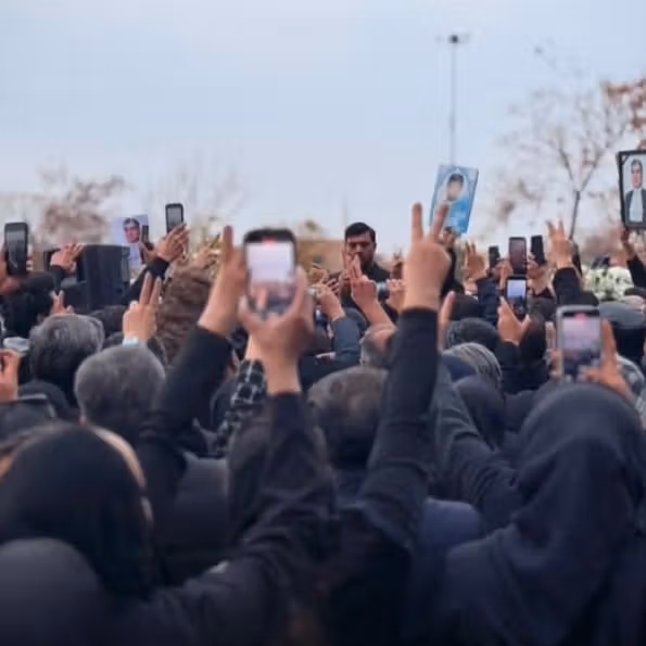 بیانیه ۲۰ فعال سیاسی و مدنی: سرکوب صدای مدنی به بهانه بینظمی، نمایشی تدارکدیده شده است