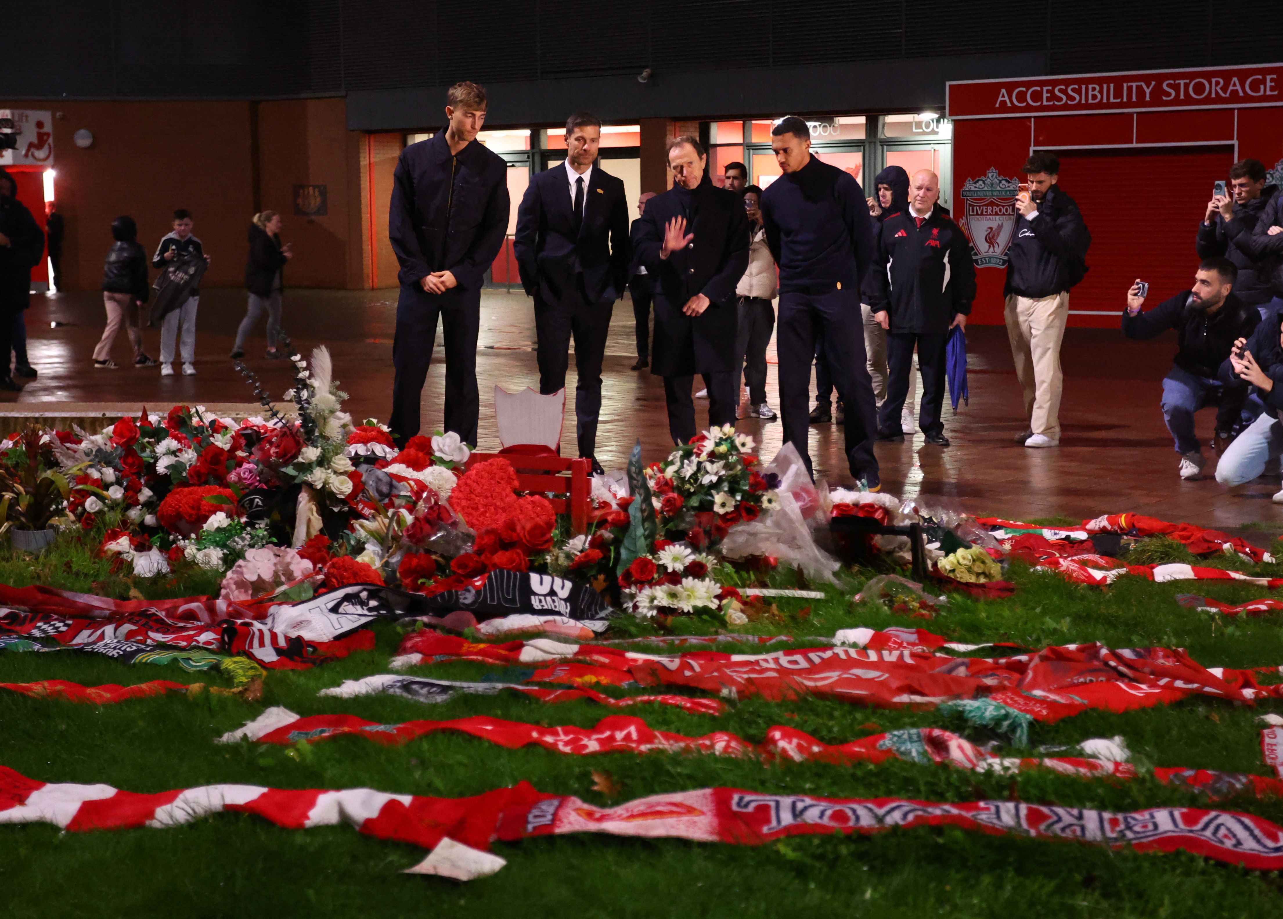 اشتباه عجیب رئال مادرید؛ ادای احترام به بازیکن الچه به جای آندره سیلوا فقید