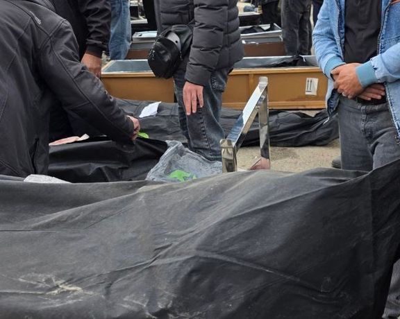 محاولات لاستمالة عائلات قتلى الاحتجاجات ببطاقات هدايا بـ 50 مليون ريال في "غُلستان" بإيران