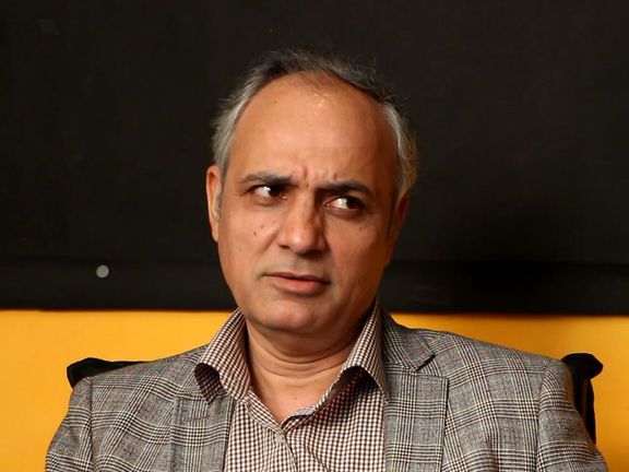 احمد زیدآبادی، روزنامهنگار: اختناقی نیست، میتوانیم حتی درباره خامنهای نقد بنویسیم