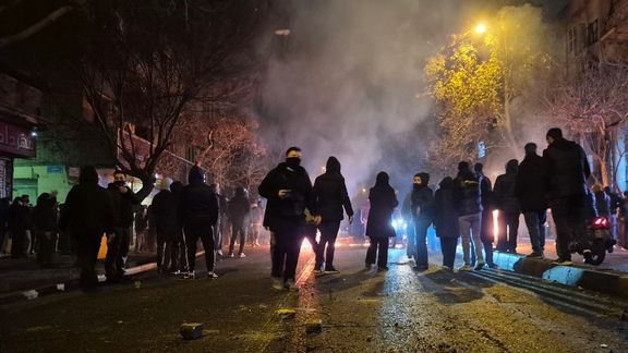 واینت: فشار همزمان داخلی و خارجی خامنهای را نگران کرده است