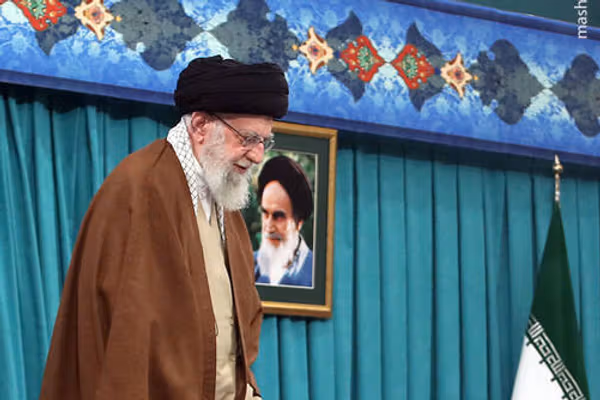 خامنهای: شنیدن ترانه زنان که با هوش مصنوعی تولید شده برای مردها حرام است