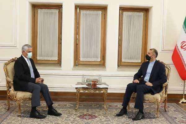 Iran's Foreign Minister Again Says Nuclear Talks Will Resume 'Soon'