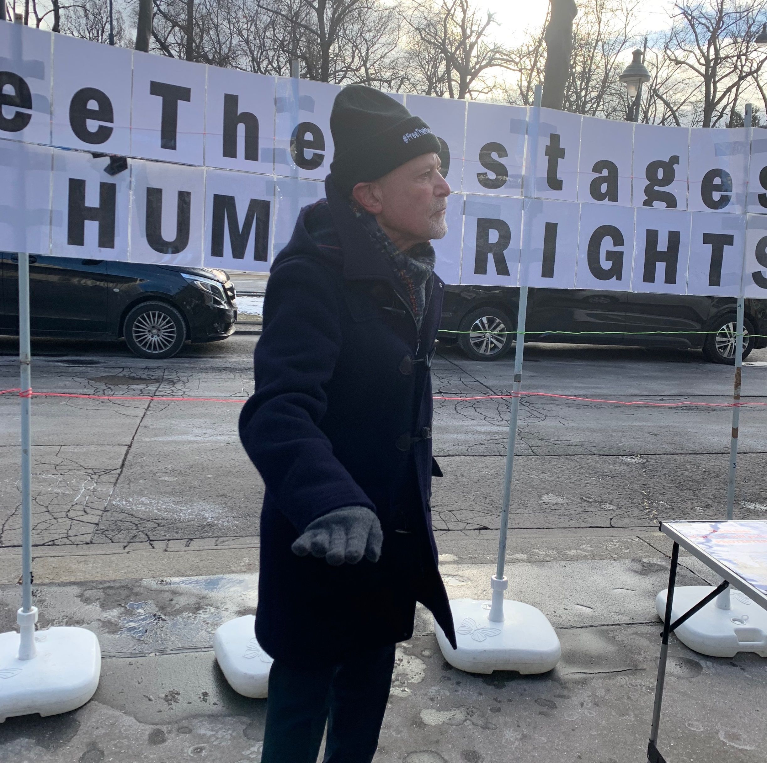 ادامه اعتصاب غذای بری روزن و جمشید برزگر در وین؛ نزار زاکا و مینا احدی نیز به آنان پیوستند