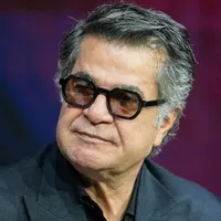 Filmmaker Jafar Panahi vows Iran homecoming despite new prison sentence