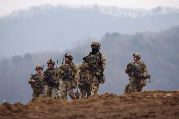 واشینگتنپست: پنتاگون خود را برای عملیات زمینی چند هفتهای در ایران آماده میکند