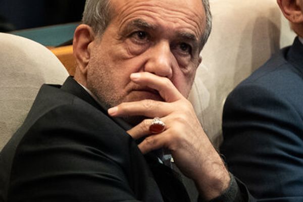 الرئيس الإيراني: الضغوط الأمريكية تهدف لتمكين إسرائيل من ضرب إيران دون رادع