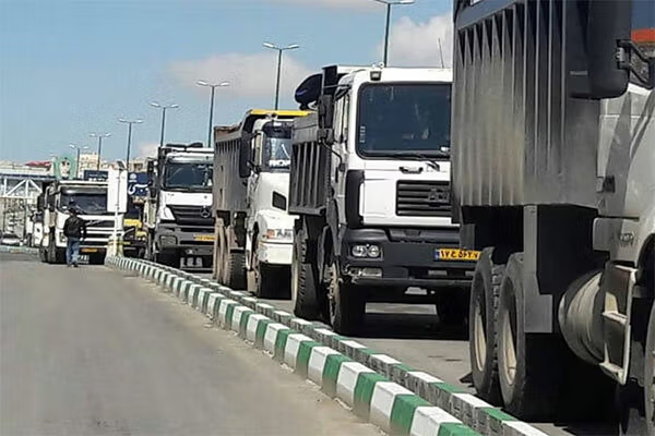 Iran truckers defy crackdown as nationwide strike expands to 140 cities