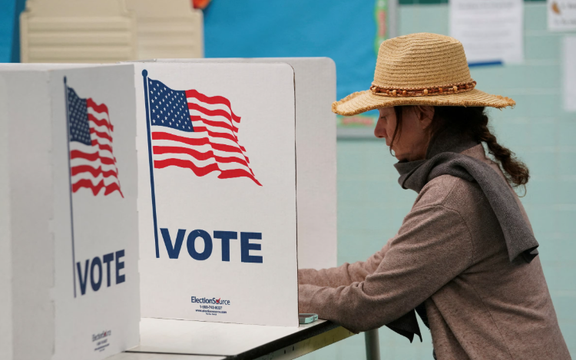 ترامپ: همه رایدهندگان باید کارت شناسایی ارائه دهند