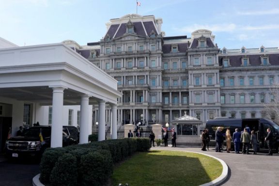 هیئت اوکراینی در حال خروج از کاخ سفید